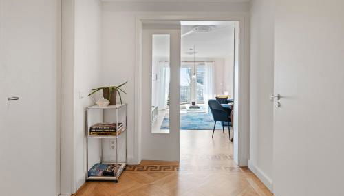CLS Moderne City-Wohnung Hamburg Tiefgarage, Klimaanlage, Free-TV, 65 Zoll Smart-TV, E-Laden, Balkon, Parken, Nespresso Maschine inklusive Kapseln, Blick über Hamburg, Cafe im Haus, Bus gegenüber, Flex Check In - Foto 3