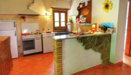 Alluring Farmhouse in Ortignano With Swimming Pool - Foto 4