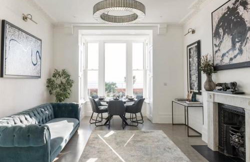 3 Bedroom, 3 bathroom large flat with sea views! - Foto 1