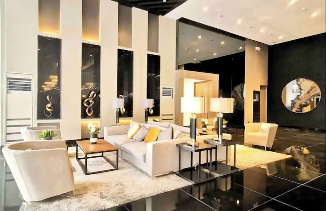 Luxurious White & Gold Haven in Makati - Foto 3