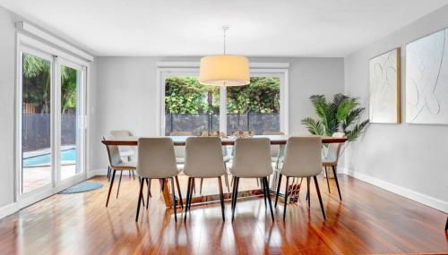 Modern 4BR Villa with Pool - Outdoor amenities - WFH - Foto 5