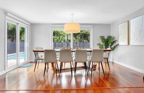 Modern 4BR Villa with Pool - Outdoor amenities - WFH - Foto 5