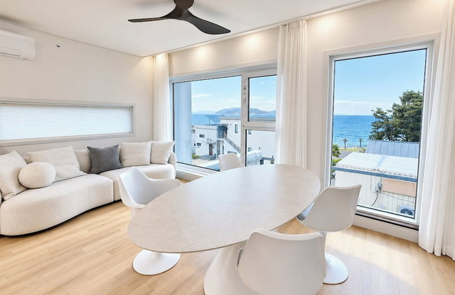 Lim Sea Side Poolvilla Pension - Foto 45