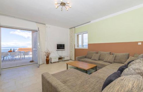 2 Bedroom Lovely Apartment In Lukovo - Foto 3