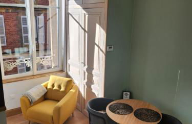 Suite Delvincourt - Rue Calme dans centre ville - Parking gratuit à proximité - Foto 1