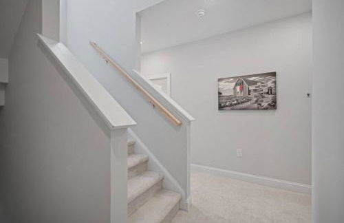 NEW Luxury Condo, Rooftop Terrace, EV Charger! - Foto 29