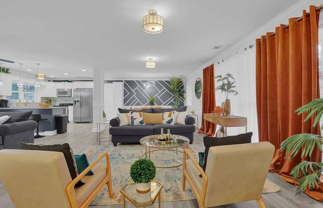 Lrg 5BR 5BA Home w 10 Beds Pool Hottb Gamerm2 - Foto 2