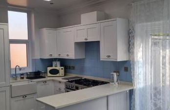 Beautiful Residential Within Easy Reach of Town - Foto 16