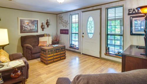 Pet-Friendly Elkins Vacation Rental with Decks! - Foto 5