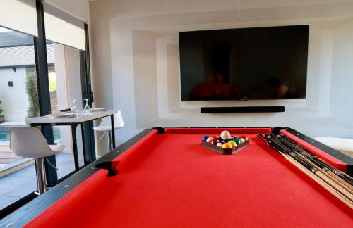 Villa 75m2 avec Piscine et Jacuzzi privés, Sauna et Home-Cinéma à 800m des Commodités - Photo 7