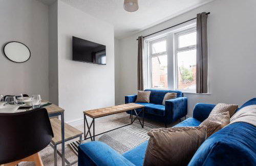 2 BR Home Perfect for Short and Long Term Stay - Foto 1