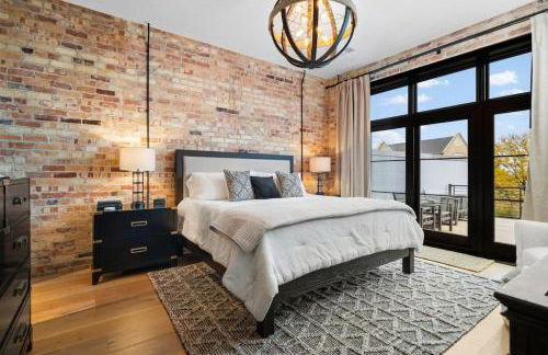 Luxury TC Loft: Historic Condo! - Foto 34