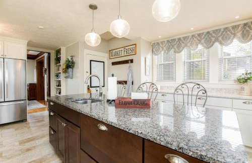 Spacious 4-Bedroom Home 1 Mi to ND Stadium! - Photo 29
