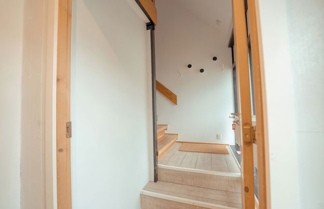 Sea View Apt / Central / Spacious / Free Parking - Photo 3