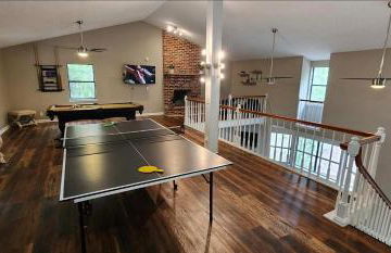 Large Hillside Retreat with Pool and Hot Tub - Foto 45