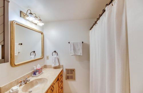 Lakefront Park Rapids Cabin with Decks and Boat Dock! - Foto 18