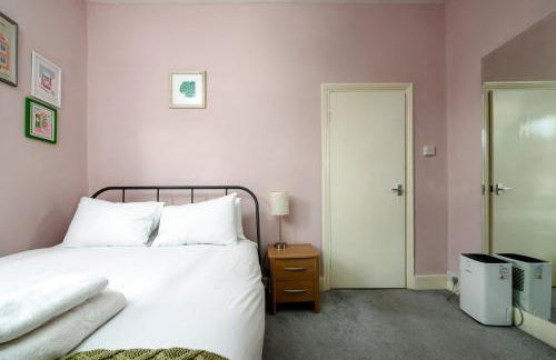 GuestReady - Cosy Retreat in the East End - Foto 1