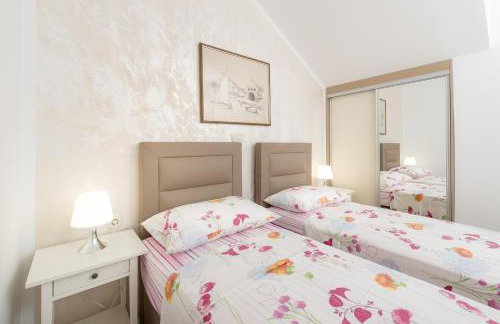 Superb Beachfront Luxury Seaview with Private Beach - Photo 23