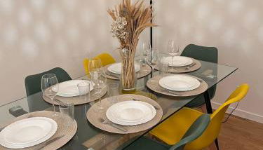 PARIS-MONTROUGE Magnifique appartement 3 pièces de 75m2 avec PARKING - très cosy pour 1 - 8 personnes refait à NEUF -ENTIRE APARTMENT LUXURIOUS AND WARM -Montrouge Paris 14ème - Proche Aéroport Orly Parc Expositions Porte de Versailles FREE WIFI GRATUIT - Foto 3