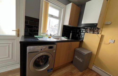 Newcastle, Powburn, fully equipped kitchen 4 bedrooms, 3 king & 2 single beds - Photo 3