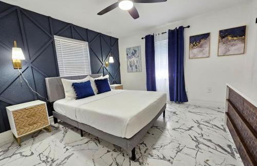 Stylish Duplex walkTO Lake Eola Orlando. Sleeps 8 - Foto 60