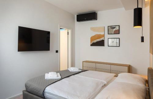 Villa Levita with Pool - Photo 31