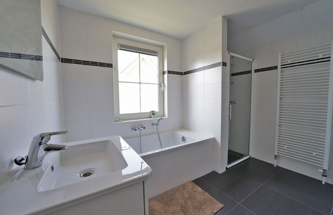 6 bedroom House in Susteren with swimming pool and terrace - Photo 13