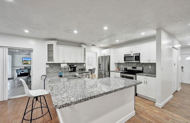 Villa Royale 4 Br Home W/ Pool And Hot Tub 4 Bedroom Villa by RedAwning - Foto 19