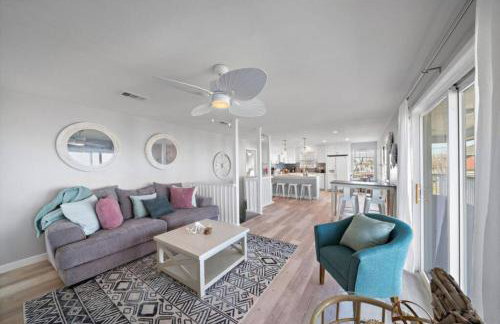 Beach Home with Cowboy Pool, Big Deck and Ocean View - Photo 12