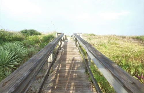 Cocoa Beach - Oceanfront - Steps to the Pier and Ocean - Foto 19