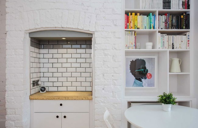 Stylish & Modern 3 Bed Flat in NW London With Garden - Foto 15