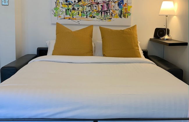 Marlyn Lodge - City of London - Photo 16