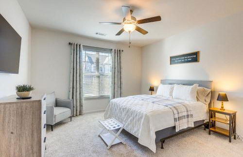 1 Mi to Lake Lanier Modern Home with Patio and Yard! - Foto 14