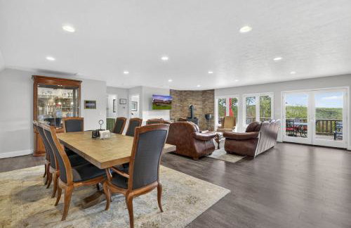 Family Mountain Escape w Private Suite Modern Comforts - Foto 18