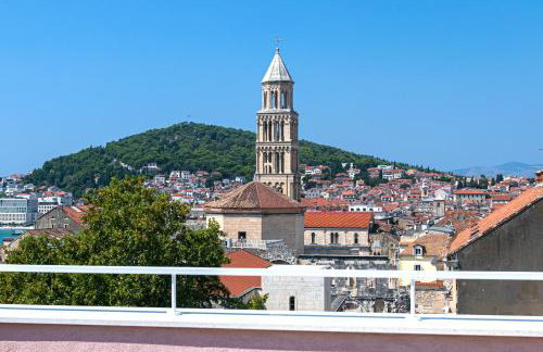 Split Eye Apartment - Photo 21