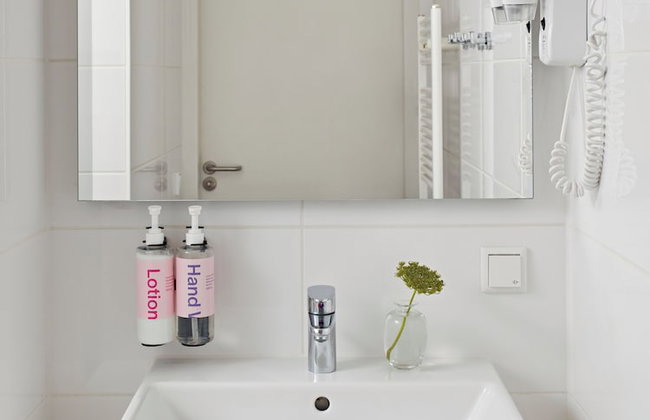 YAYS Amsterdam Salthouse Canal by Numa - Photo 35