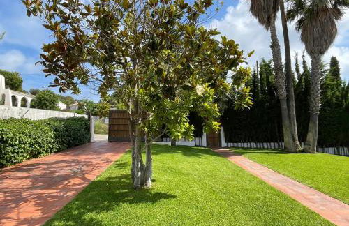 Casa mediterránea con gran jardín y piscina a 500 m de la playa - Foto 42