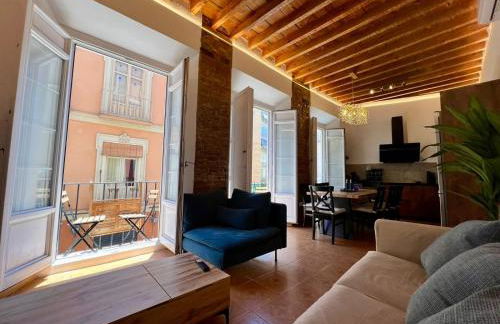 CASA NATY, Espacioso Renovado Apartamento en el Centro de Malaga - Photo 3