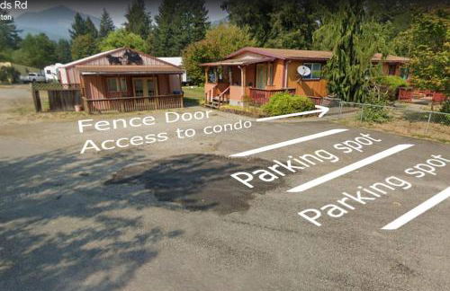 Cozy Cabin in Packwood - Photo 10