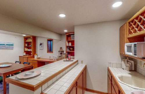 Work and Play! Spacious Lake-View Home in Greeley - Foto 23