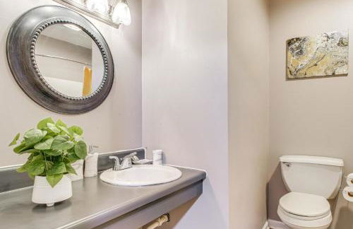 Spacious Home with Patio Near SC State and Claflin - Foto 16