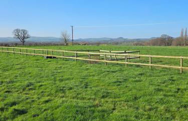 Ruth's Refresh Shropshire Country Retreat with Private Hot Tub & Stunning Views - Foto 27