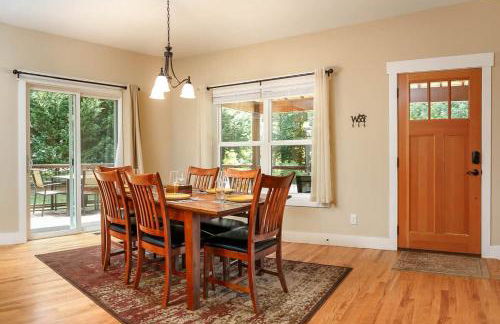 River Rock Cabin - Comfortable, Private Home with King Beds & Mountain Views - Foto 15