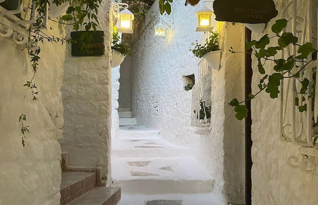 8 Oda Boutique Homes - Photo 1