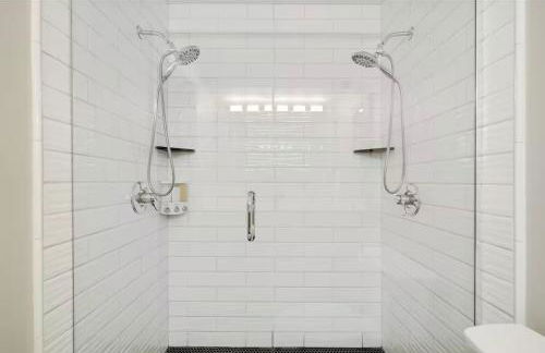 Large Townhouse, Walk to All! King Beds-Highlands - Foto 4