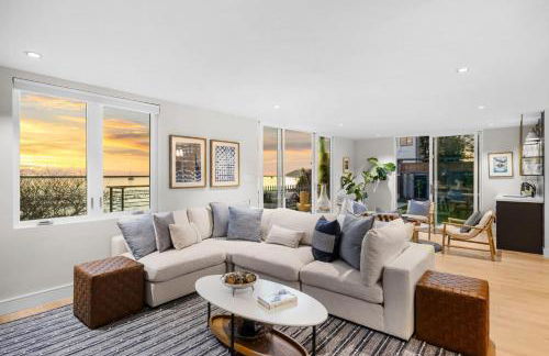 Experience the Pinnacle of Coastal Living at Harbour House - Foto 7