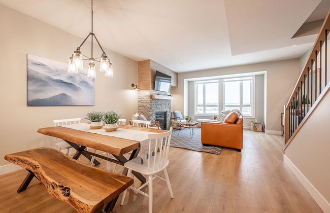 Grizzly Ridge Getaway Brand New, Hot Tub, Sleeps 11 - Photo 26