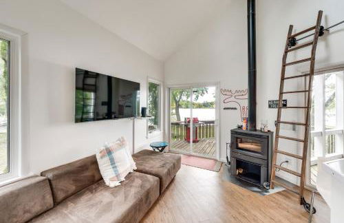 Island Retreat on Pistakee Lake Deck and Gas Grill! - Photo 5