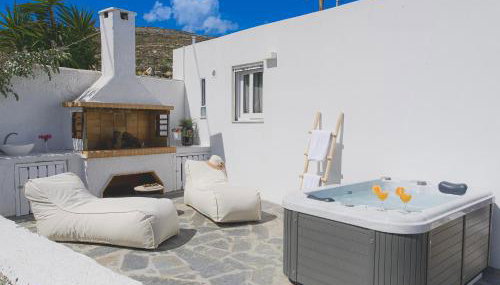 Irini's B & W house with jacuzzi - Foto 4