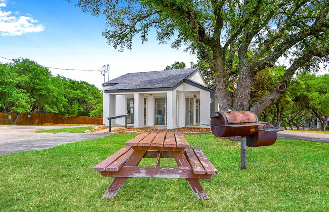 Charming Lakeside Condo - Moments to Lake Fun - Foto 28